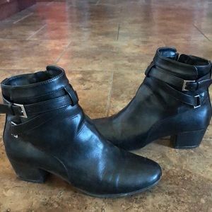 Kenneth Cole black booties